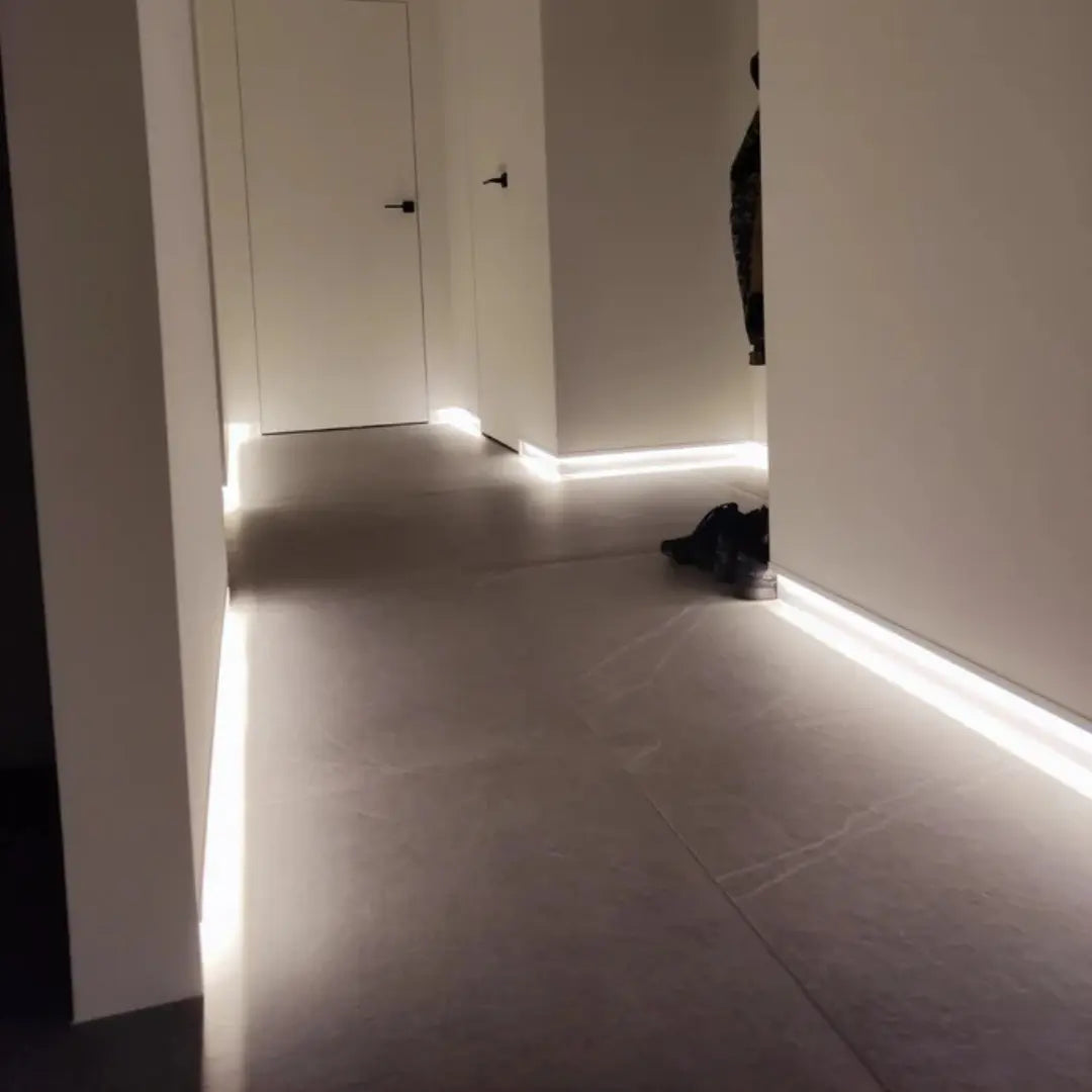 Altı Oval LED'li Süpürgelik Profili Yiğit Alüminyum