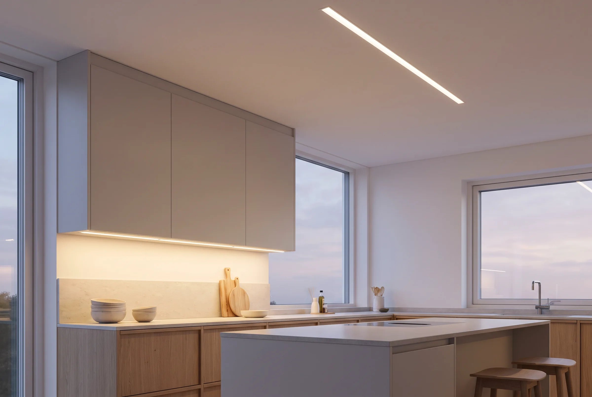Mutfak alanında çizgisel LED aydınlatma örneği.